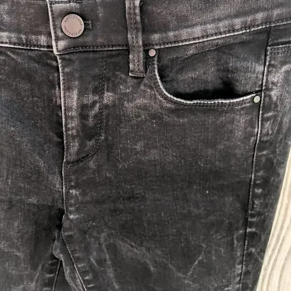 Ann Taylor The Skinny Modern Fit Black Skinny jean - Picture 3 of 7